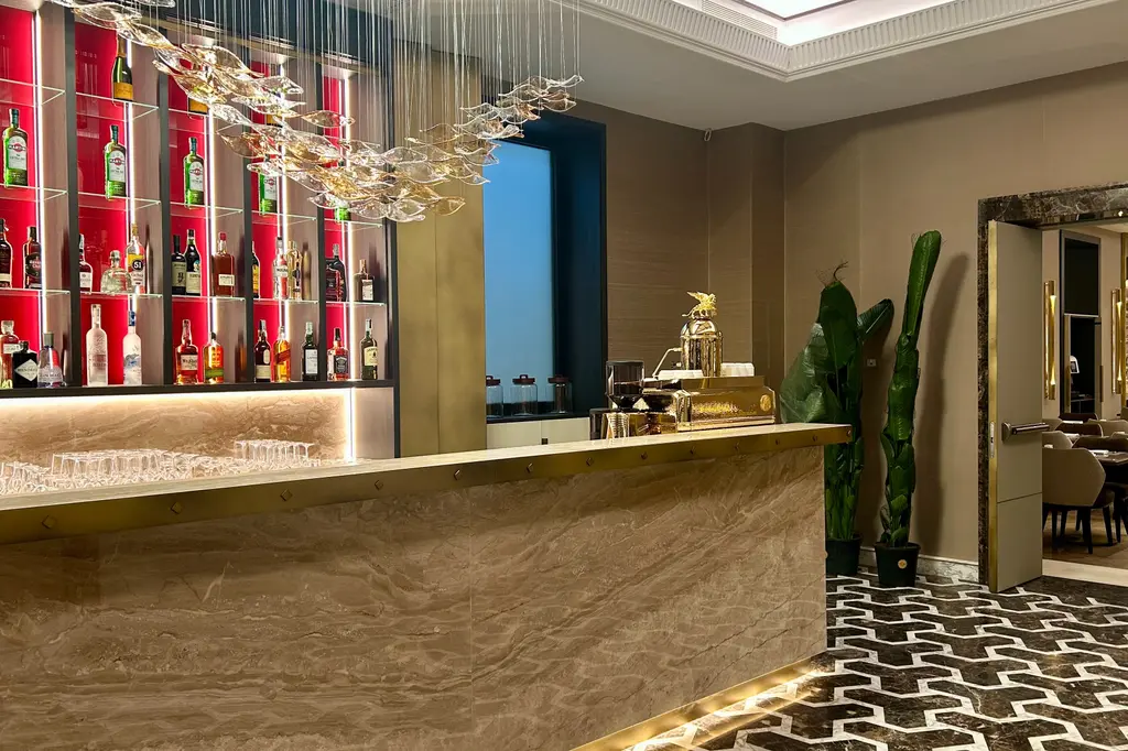 Aria Palace image 4