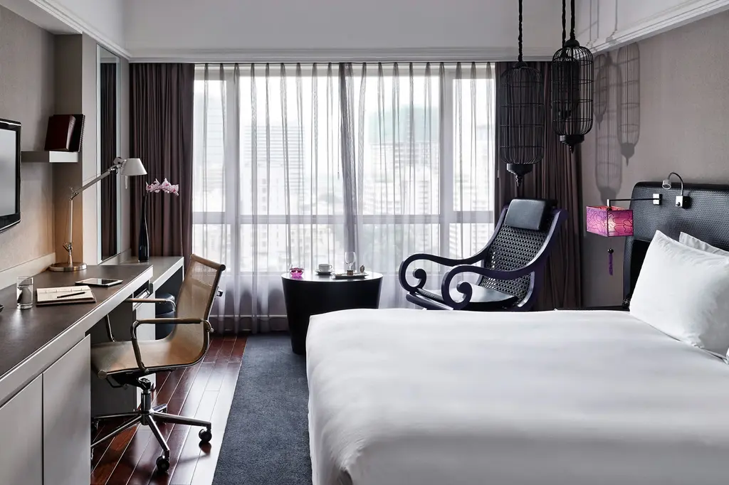 Sofitel Saigon Plaza image 3