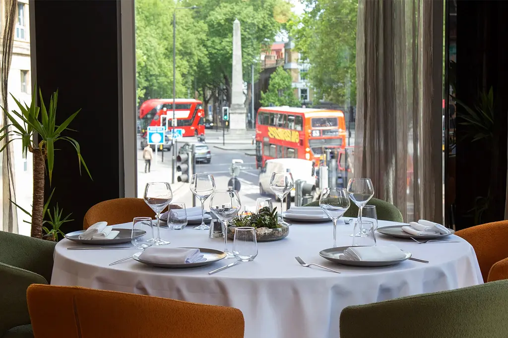 H10 London Waterloo image 11