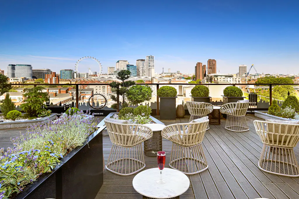 H10 London Waterloo image 1