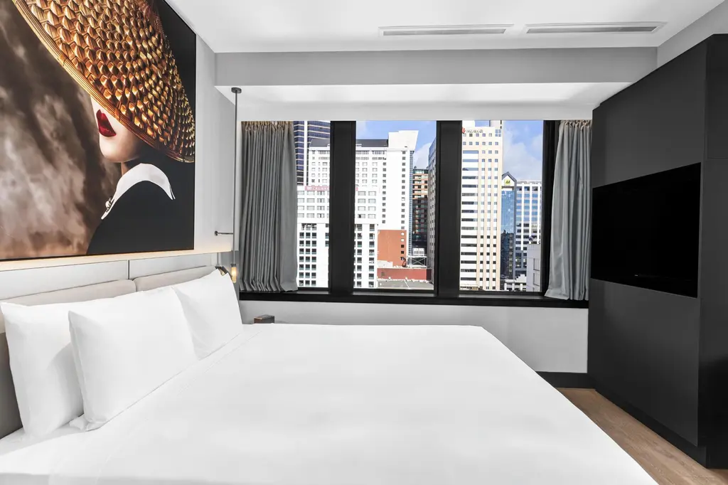 Radisson RED Auckland image 7