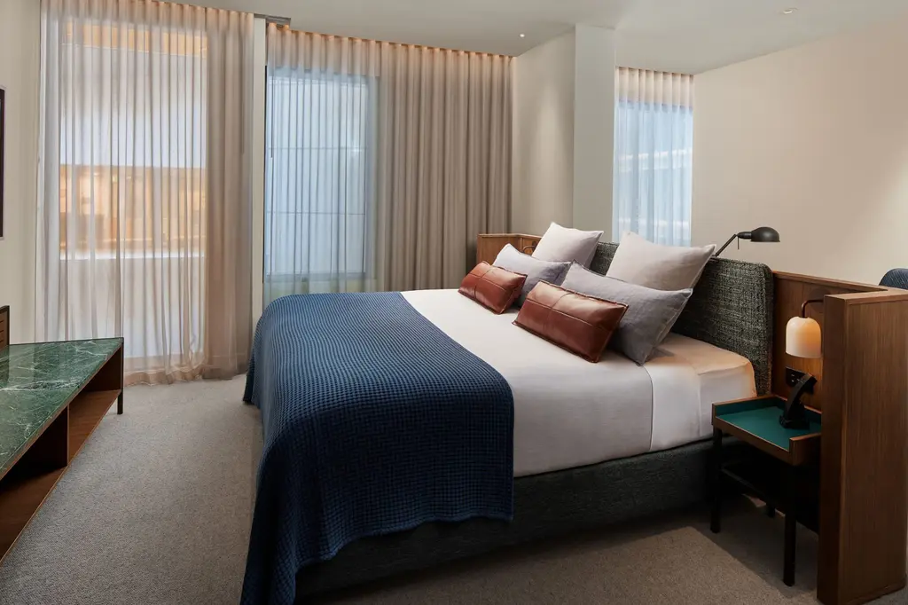 Next Hotel Melbourne, Curio Collection by Hilton image 3