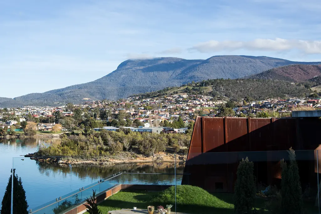 Mövenpick Hotel Hobart image 2