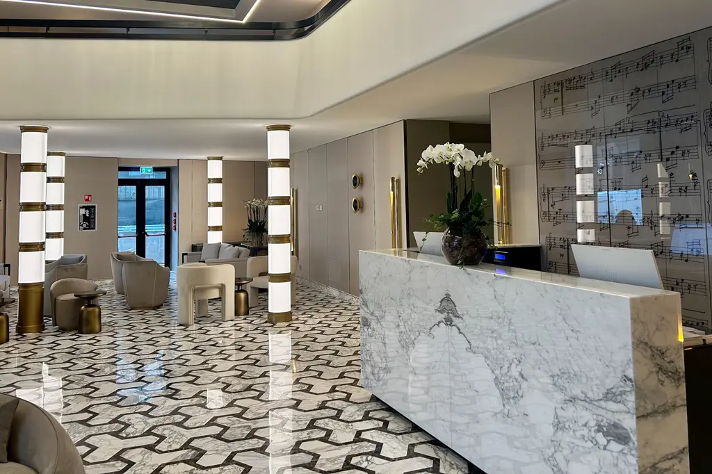 Aria Palace image 6