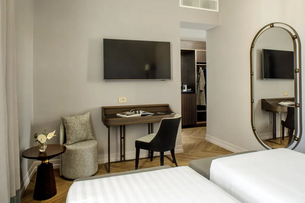 Aria Palace image 5