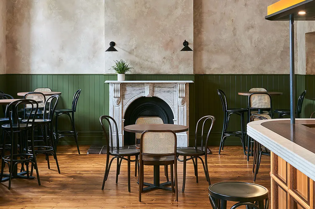 Portarlington Grand Hotel image 8