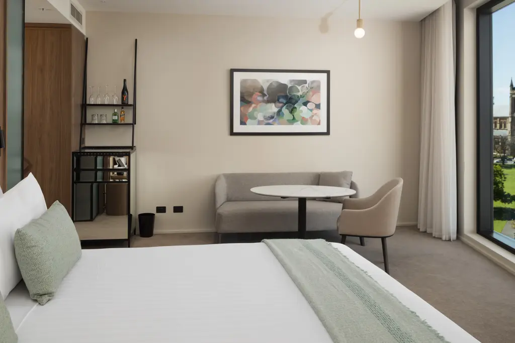 Oval Hotel image 11