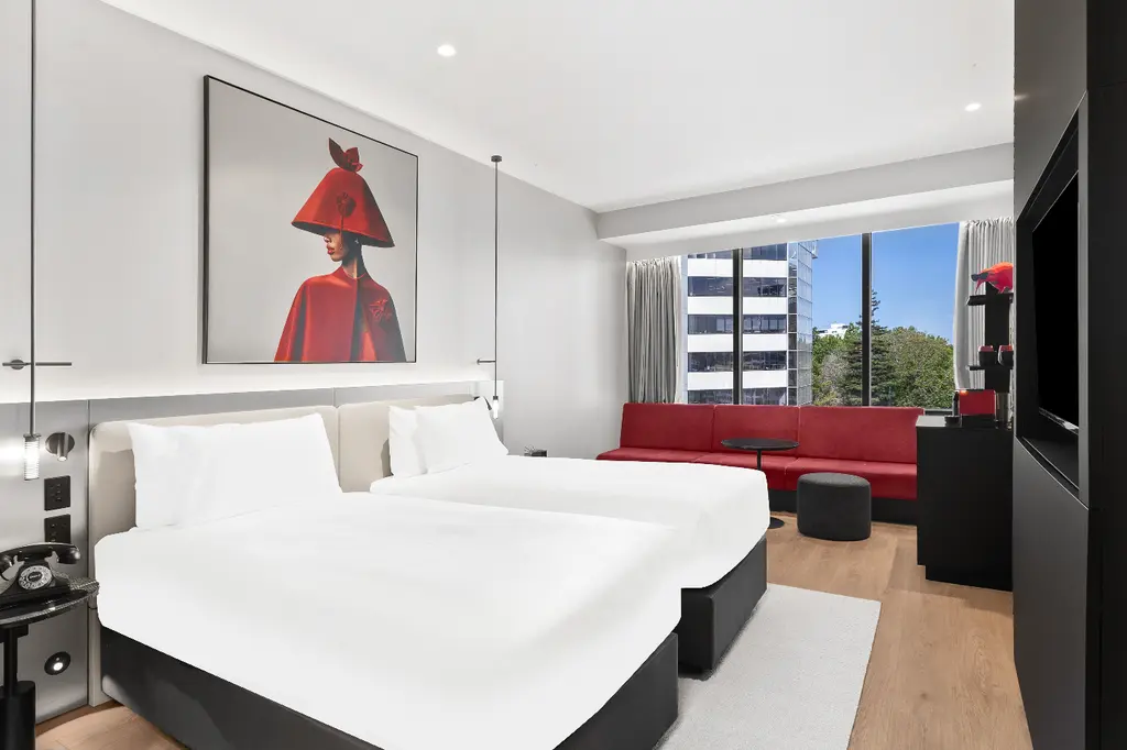 Radisson RED Auckland image 9