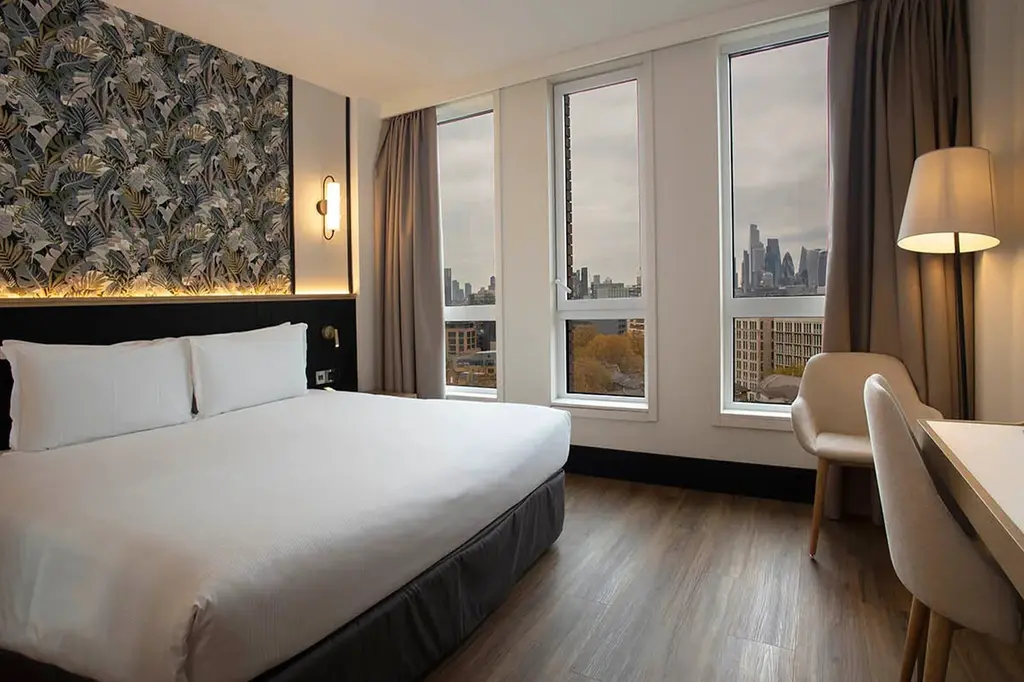 H10 London Waterloo image 3