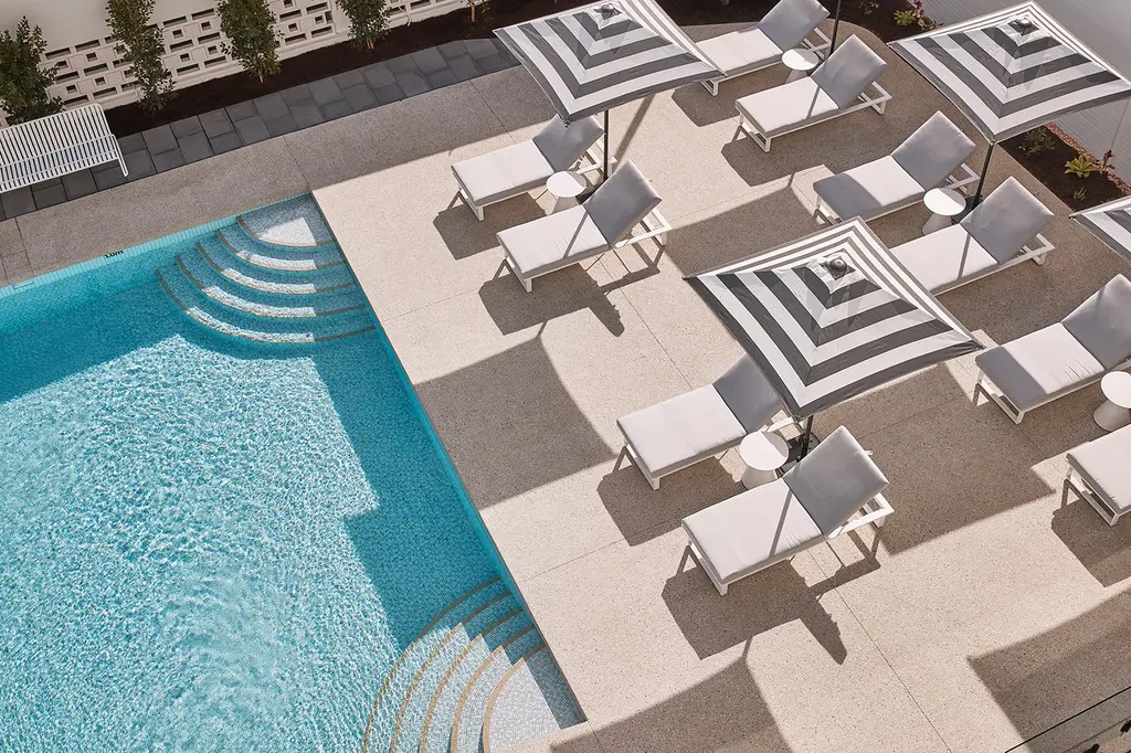 Hotel Alba Adelaide image 1