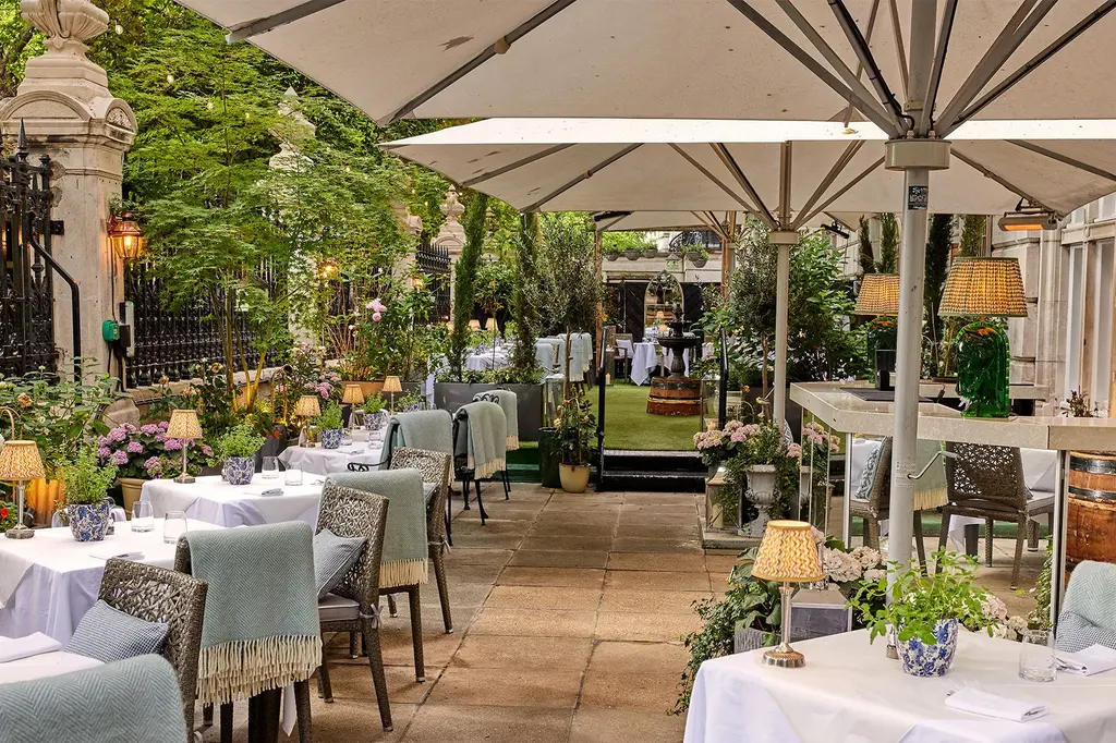 The Royal Horseguards Hotel image 6