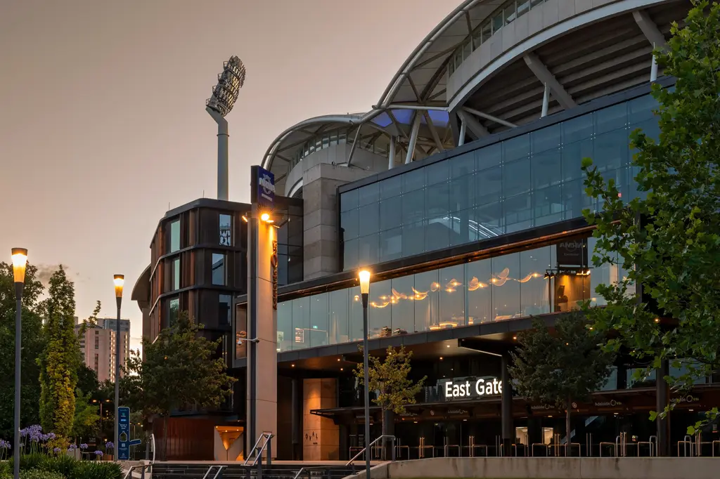 Oval Hotel image 1
