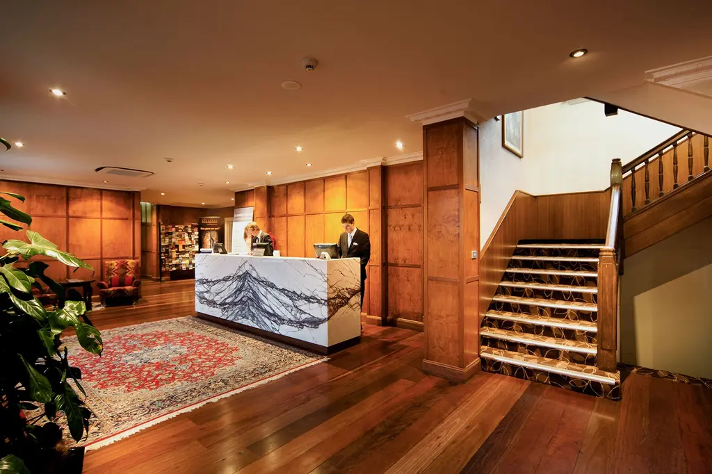 Mercure Canberra image 16