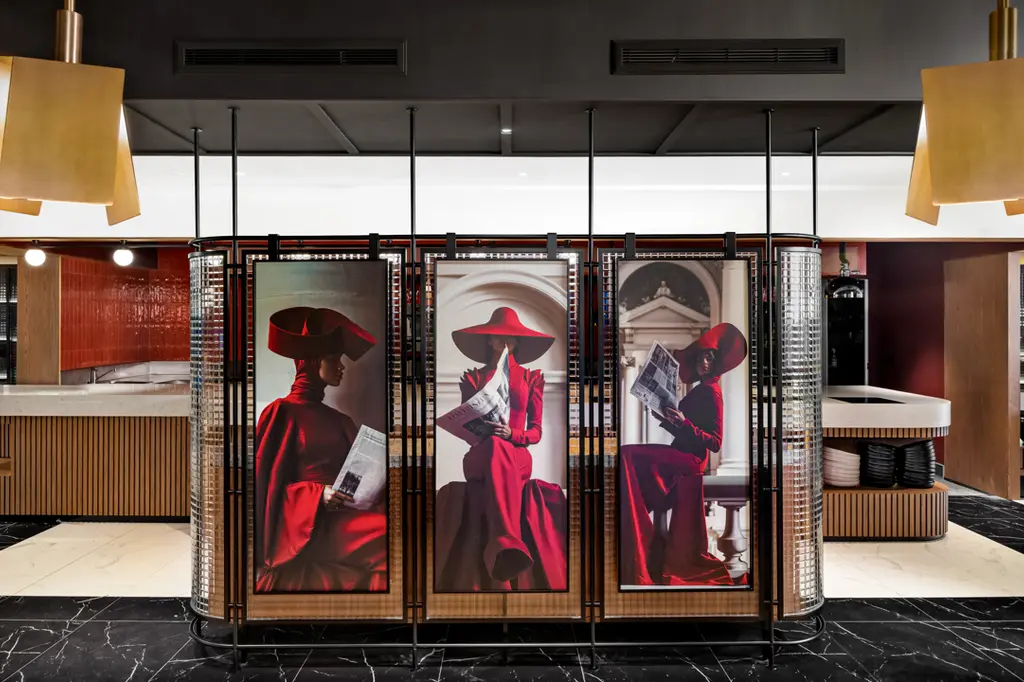 Radisson RED Auckland image 8