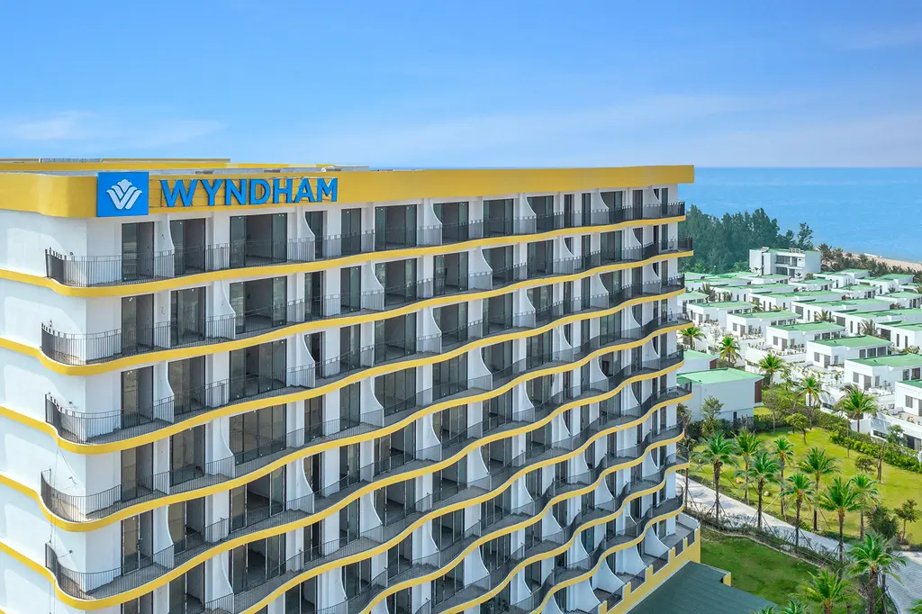 Wyndham Hoi An Royal Beachfront Resort & Villas image 5