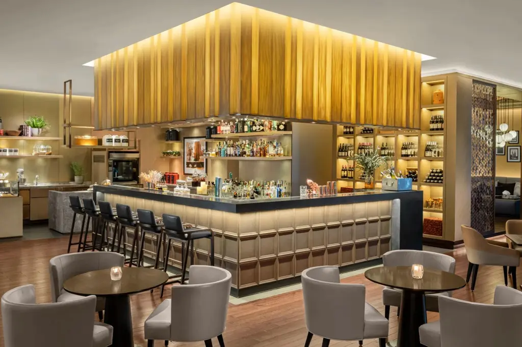 New World Saigon Hotel image 12