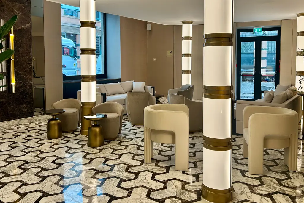 Aria Palace image 11